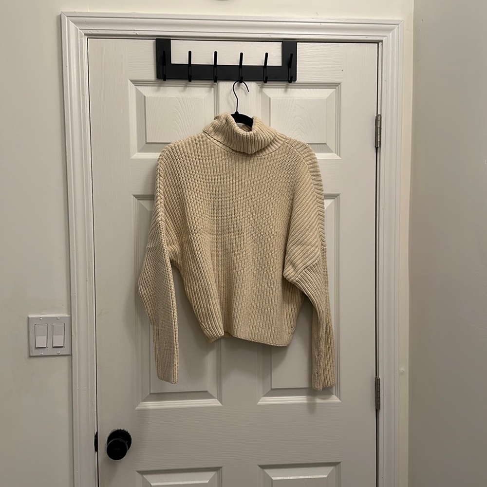 ABERCROMBIE & FINCH Knit Turtleneck
